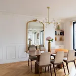 Le Marais - Iconic Penthouse With Balcony