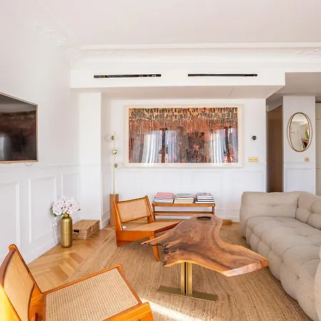 Le Marais - Iconic Penthouse With Balcony Paris