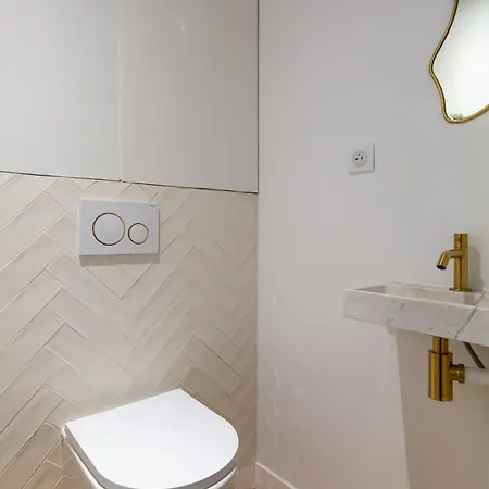 Apartment Le Marais - Iconic Penthouse With Balcony Paris
