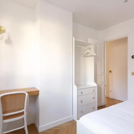 Apartment Le Marais - Iconic Penthouse With Balcony Paris