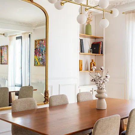 Le Marais - Iconic Penthouse With Balcony Apartment *