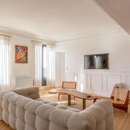 Le Marais - Iconic Penthouse With Balcony Parigi