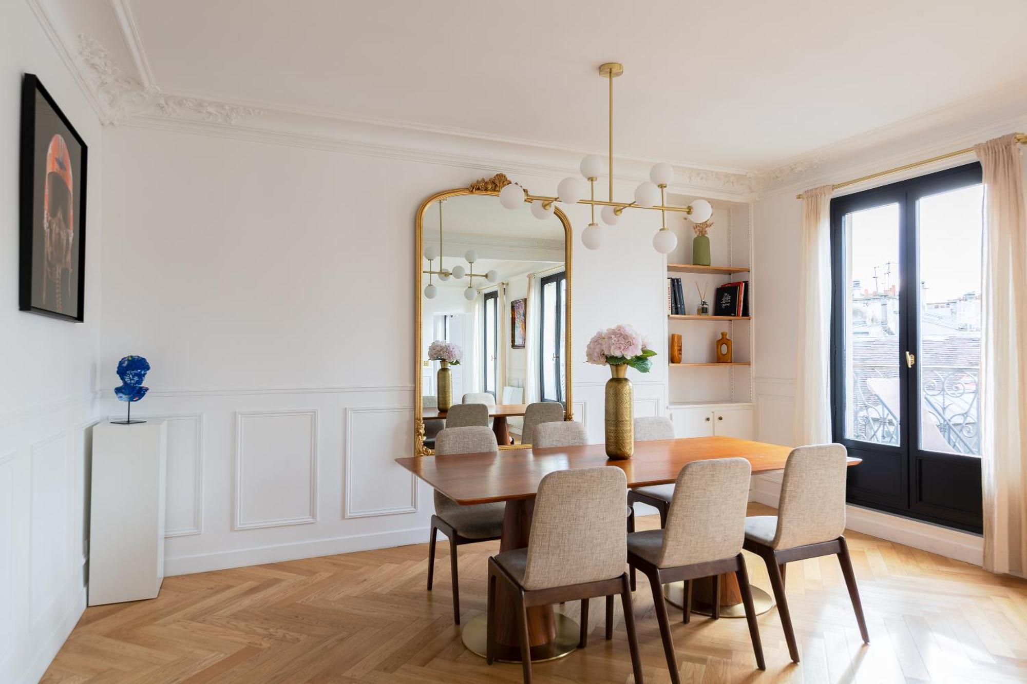 Le Marais - Iconic Penthouse With Balcony *